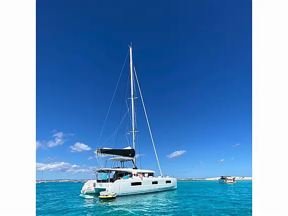 Lagoon 46 - External image