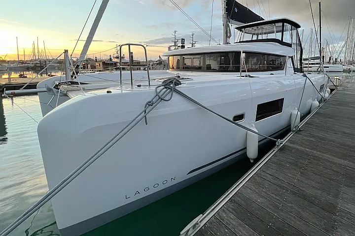 Lagoon 42.3 - 