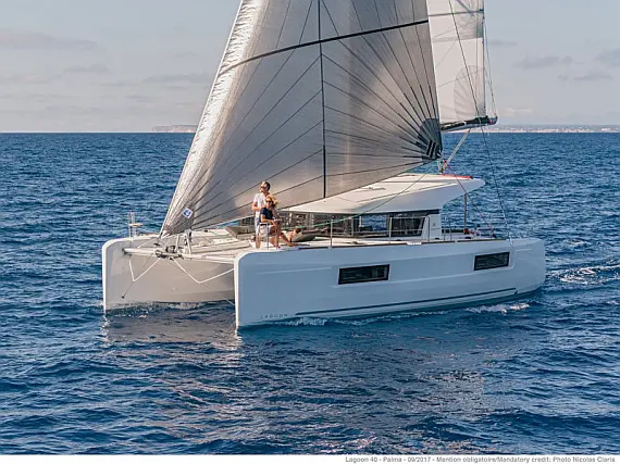 Lagoon 40 - External image