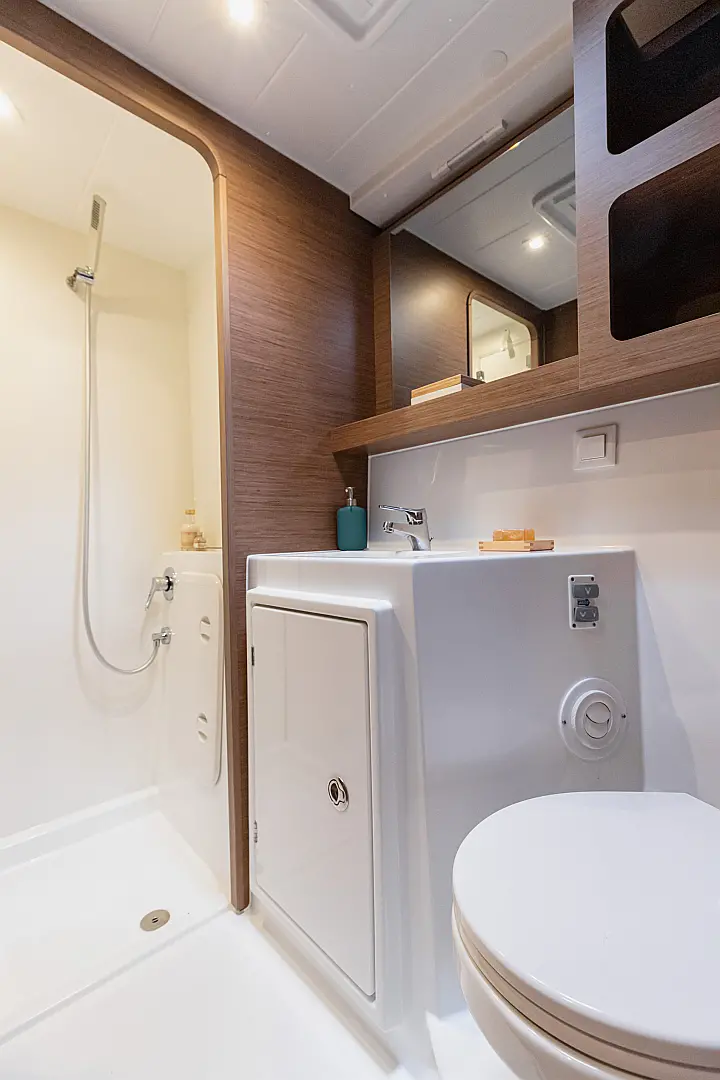 Lagoon 42 - 