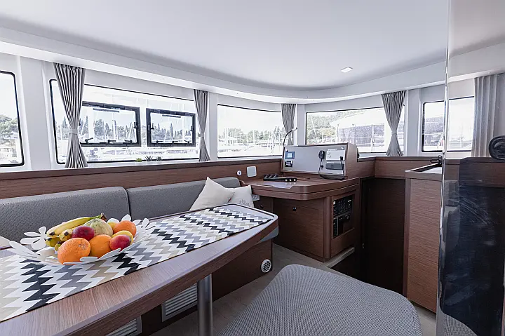Lagoon 42 - 