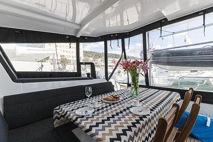 Lagoon 42 - 