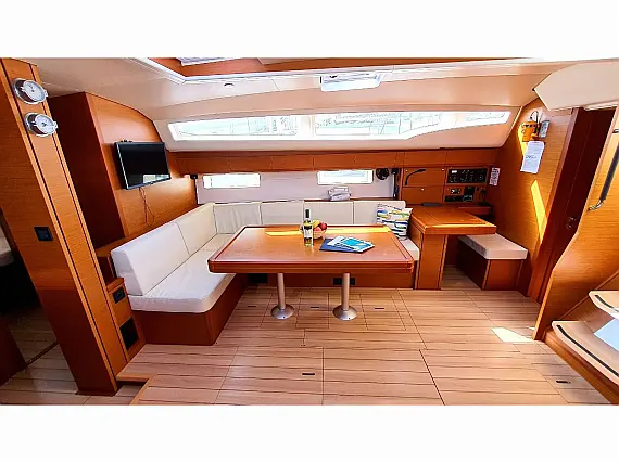 Jeanneau 54 - Internal image