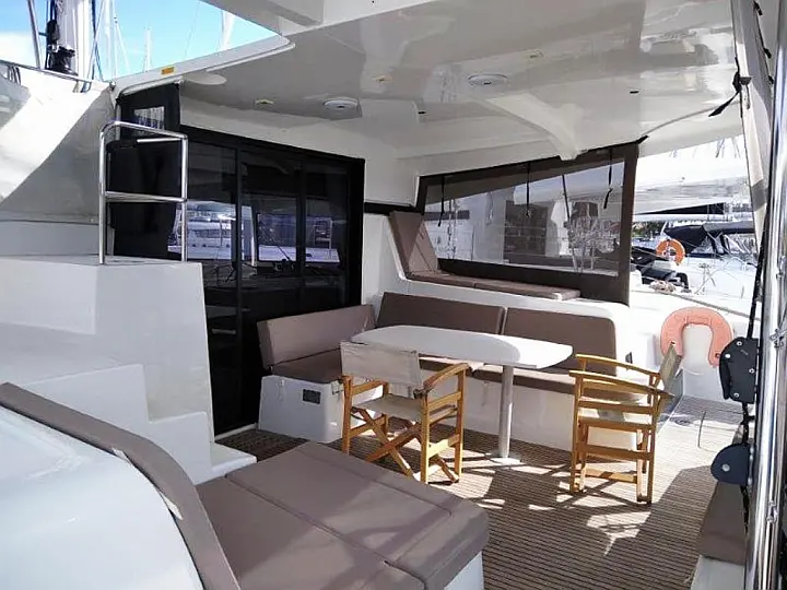 Lagoon 42 (4 dbl / 1 single ) - 