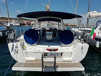 Oceanis 45 - External image