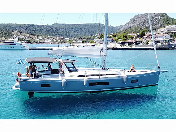 Oceanis 51.1 - External image