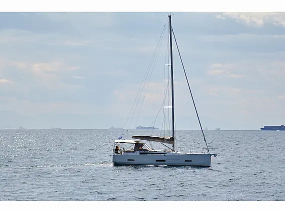 Dufour 390 Grand Large - External image