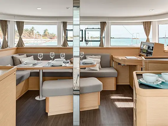 Sunsail Lagoon 424 - Internal image