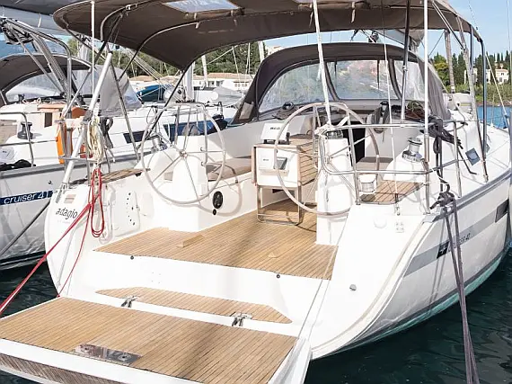 Bavaria Cruiser 40 - External image