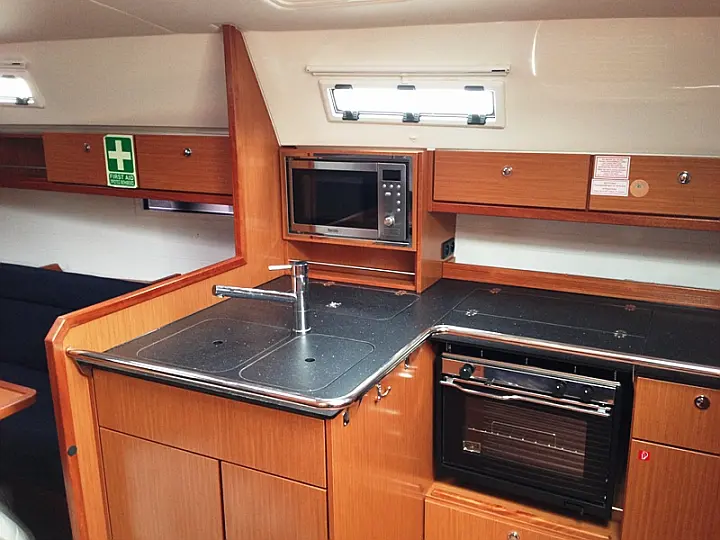 Bavaria Cruiser 36 - 