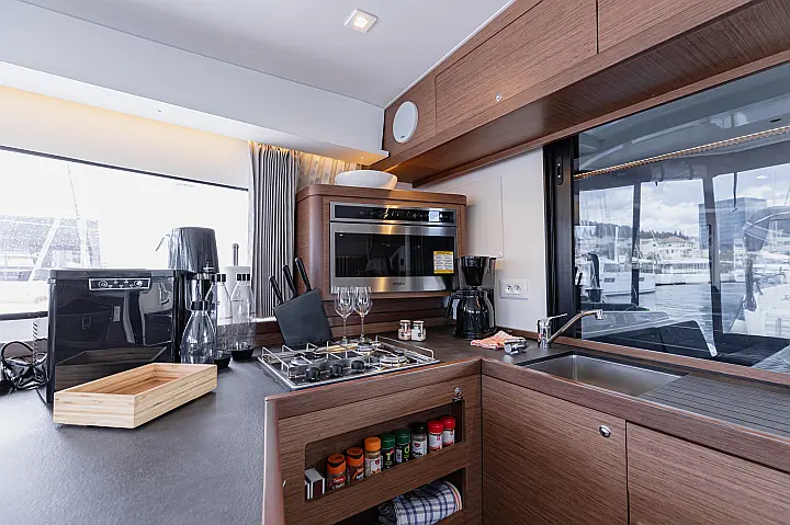 Lagoon 42 - 