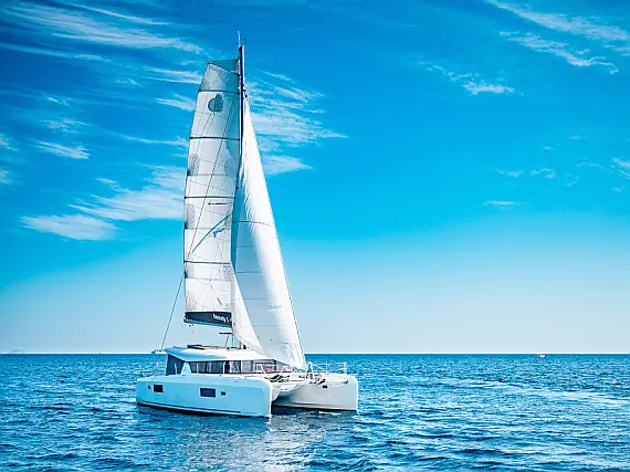 Lagoon 42 - External image