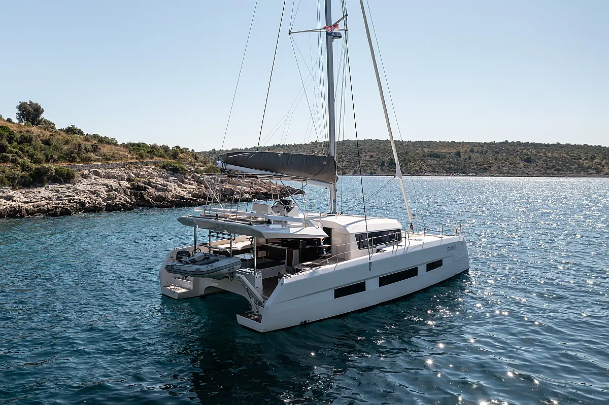 Dufour Catamaran 48 5