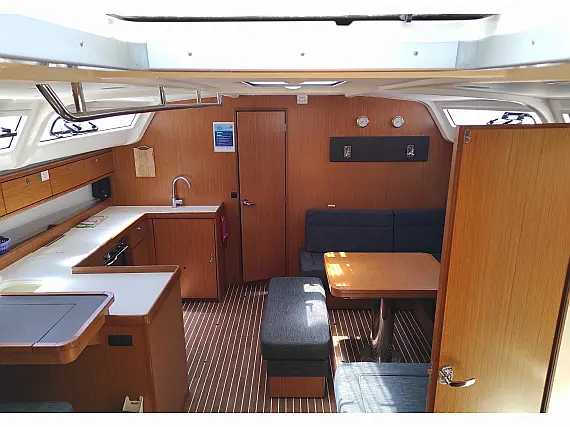 Bavaria Cruiser 51 - Internal image