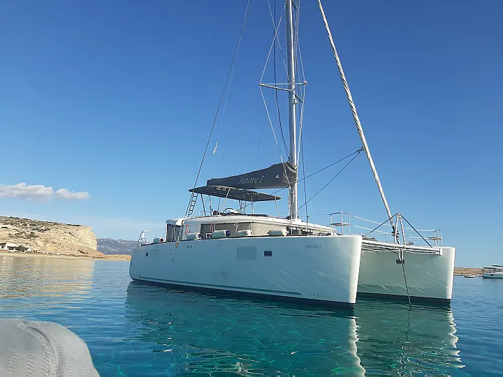 LAGOON  450F AMARE I / SKIPPERED ONLY / FREE STAND UP PADDLE / BOW CUSHIONS  - 