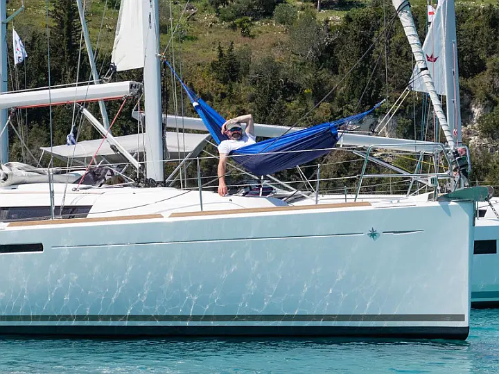 Sun Odyssey 389 - 