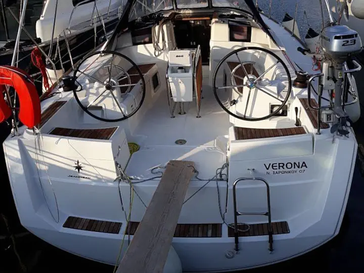 Sun Odyssey 389 - 