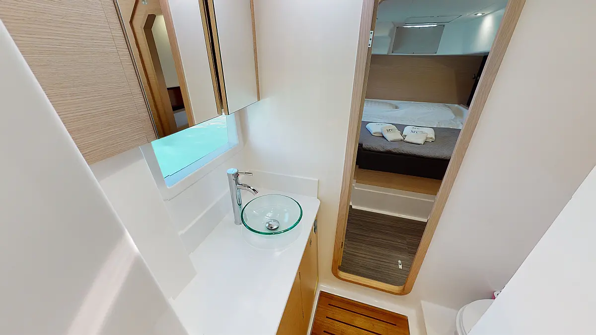 Dufour Catamaran 48 5