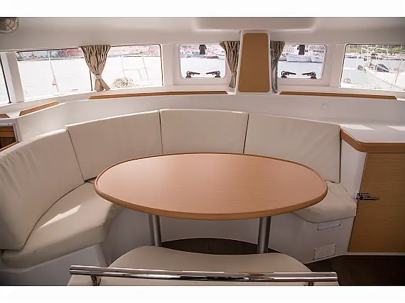 Lagoon 380 - Internal image