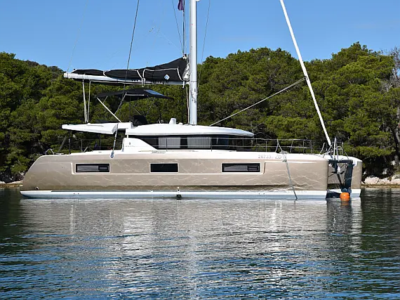 Lagoon 46  - External image