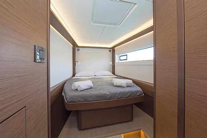 Lagoon 46 A/C & GEN & WM - 