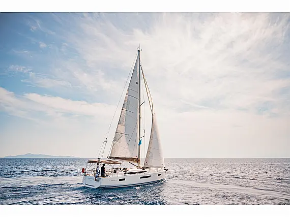 Sun Odyssey 440 - External image