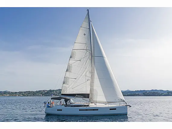 Sun Odyssey 490 - External image