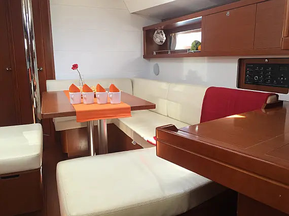 Oceanis 45 - Internal image