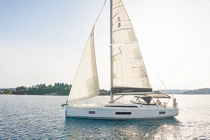 Oceanis 51.1 (5+1 cab) A/C & GEN - 
