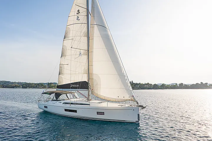 Oceanis 51.1 (5+1 cab) A/C & GEN - 
