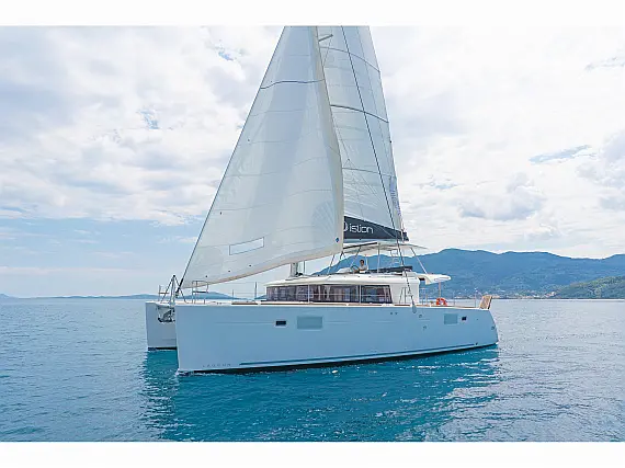 Lagoon 450 Fly A/C & GEN & WM - External image