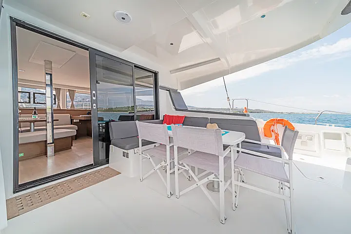 Lagoon 42 A/C & GEN - 