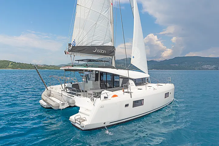 Lagoon 42 A/C & GEN - 