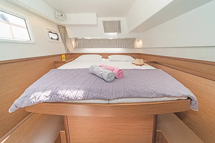 Lagoon 42 A/C & GEN - 