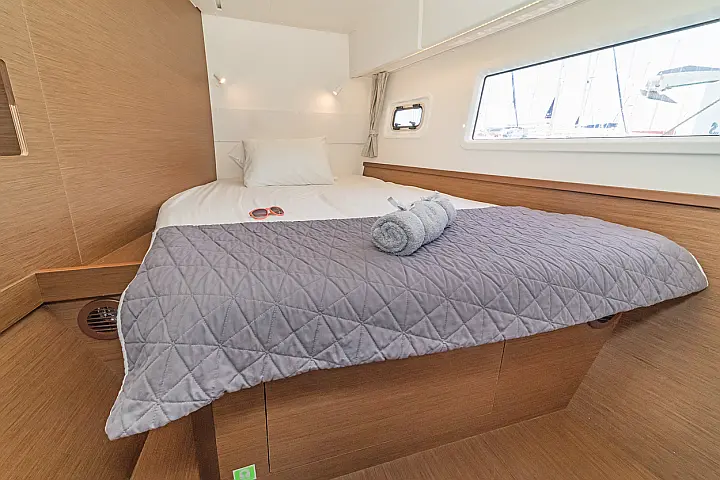 Lagoon 42 A/C & GEN - 
