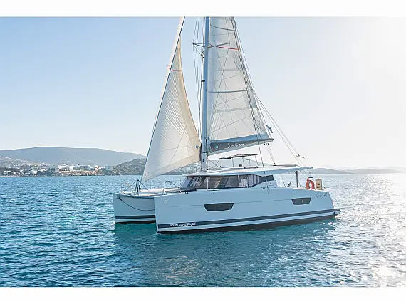 Lucia 40  - External image