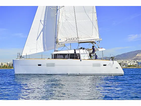 Lagoon 400 S2 A/C & GEN - External image