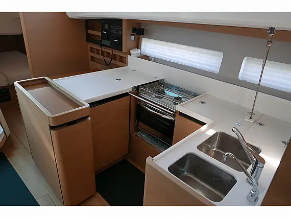 Sun Odyssey 440 - Internal image