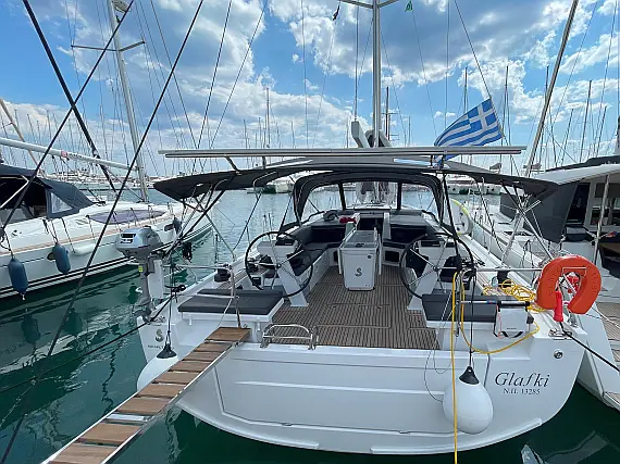 Oceanis 51.1 - External image