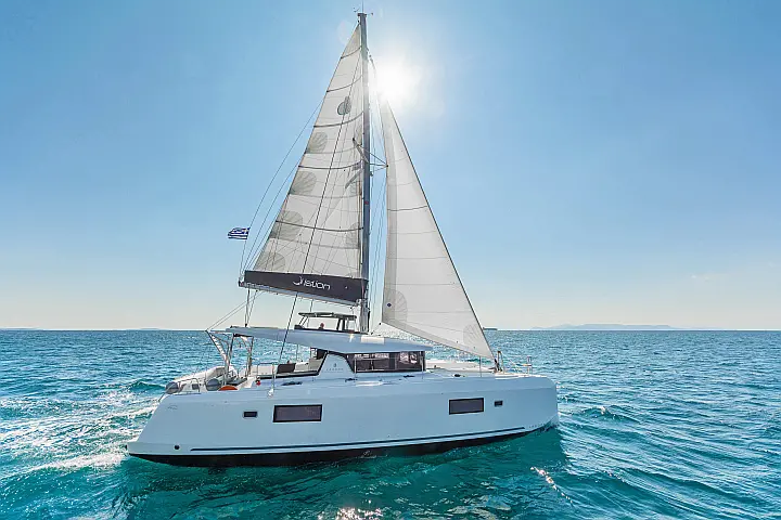 Lagoon 42 A/C & GEN - 