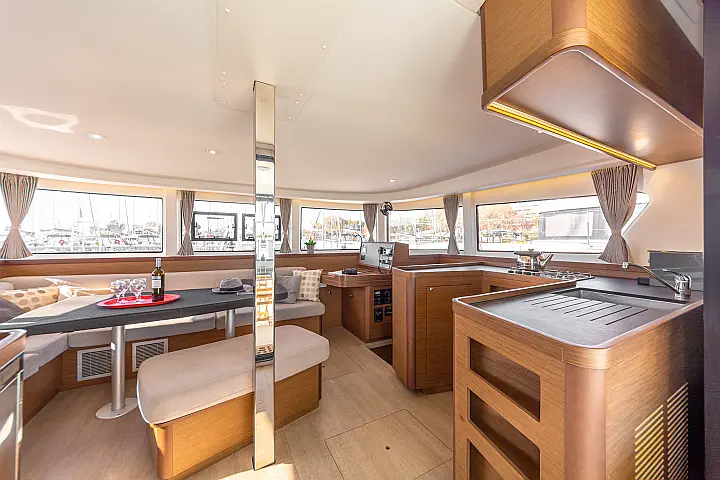 Lagoon 42 A/C & GEN - 