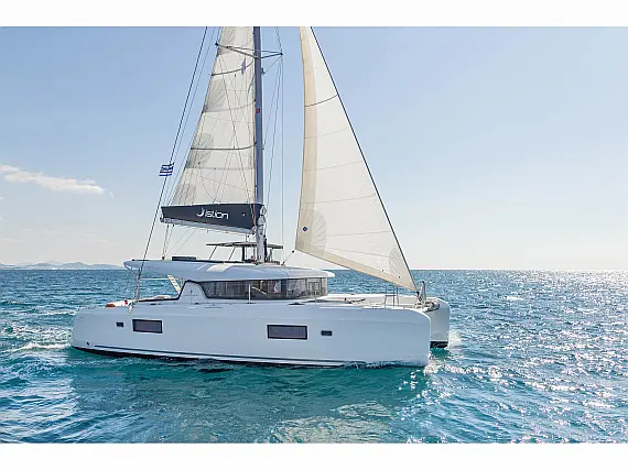 Lagoon 42 A/C & GEN & WM - External image