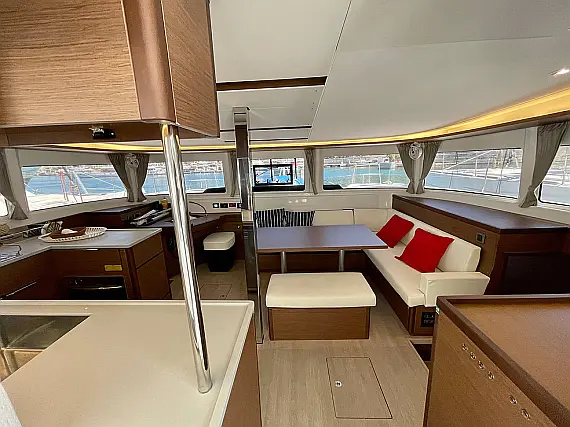Lagoon 46  - Internal image
