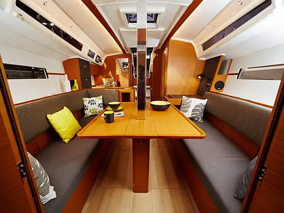 Sun Odyssey 349 b - [Internal image]