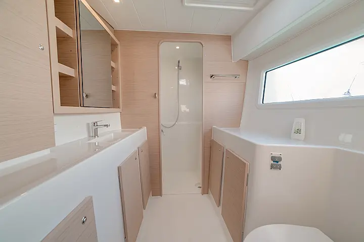 Lagoon 42 (3 cab) - 