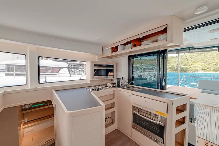 Lagoon 42 (3 cab) - 