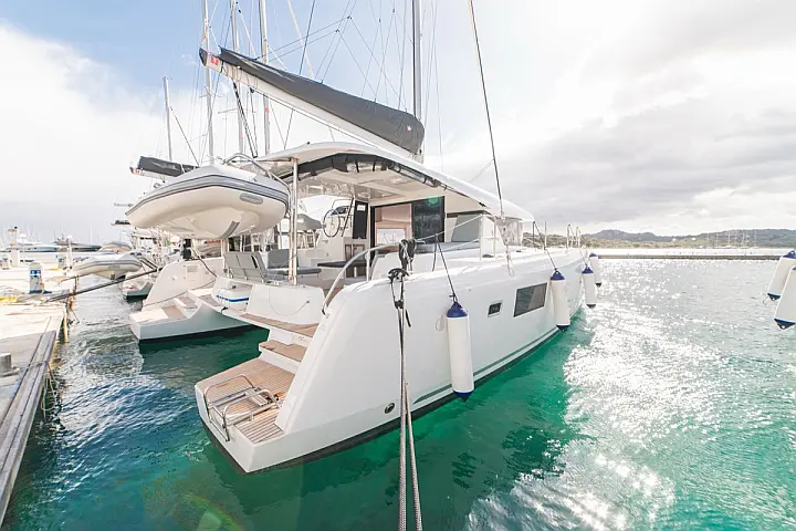 Lagoon 42 (3 cab) - 