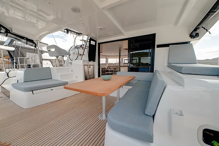 Lagoon 42 (3 cab) - 