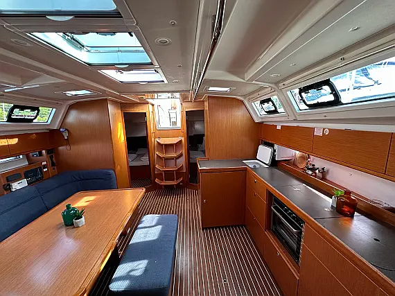 Bavaria Cruiser 46  - Internal image
