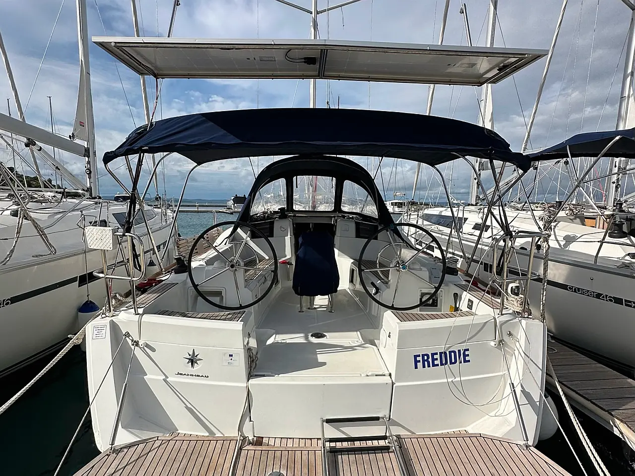 Sun Odyssey 389